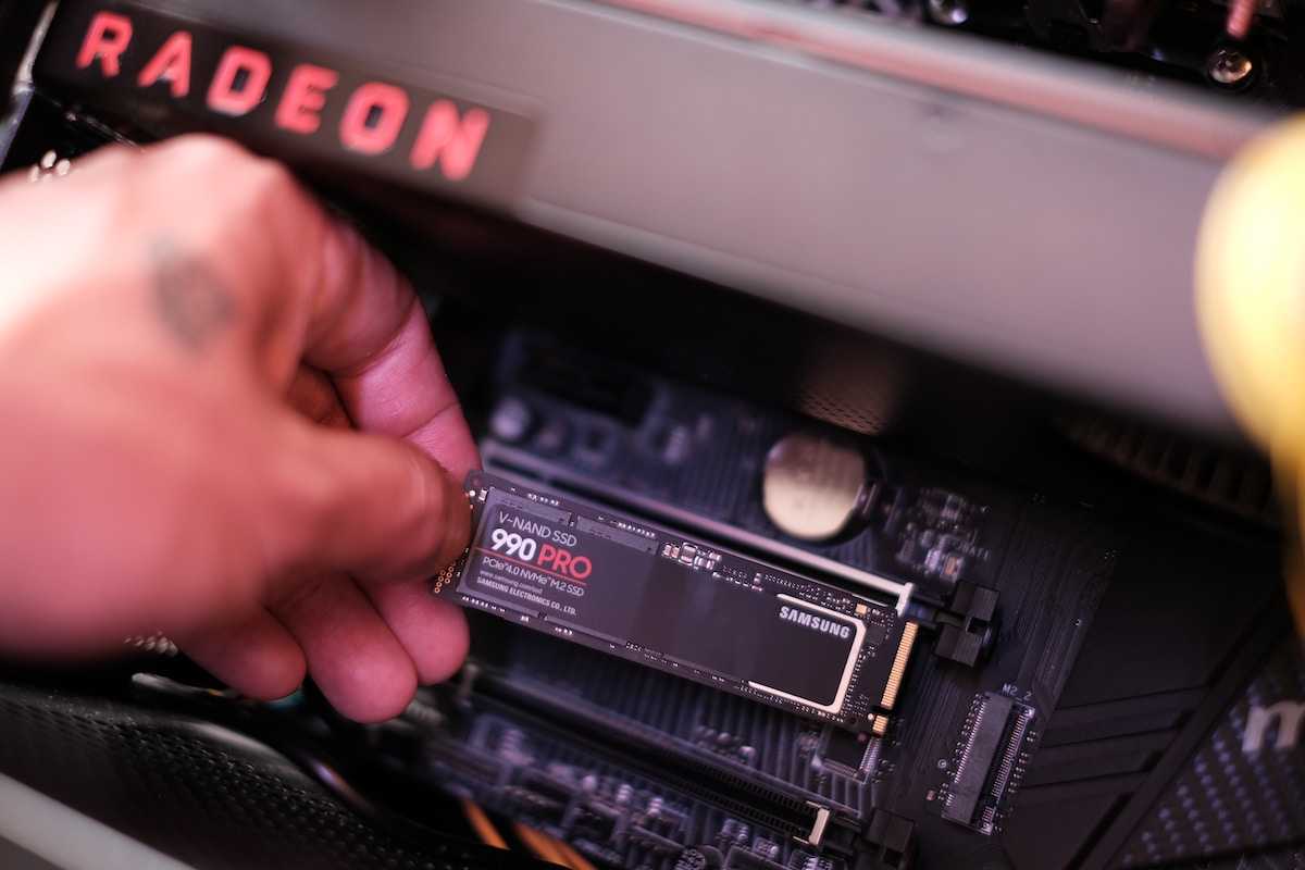 Festplatten HDD SSD NVMe NAS